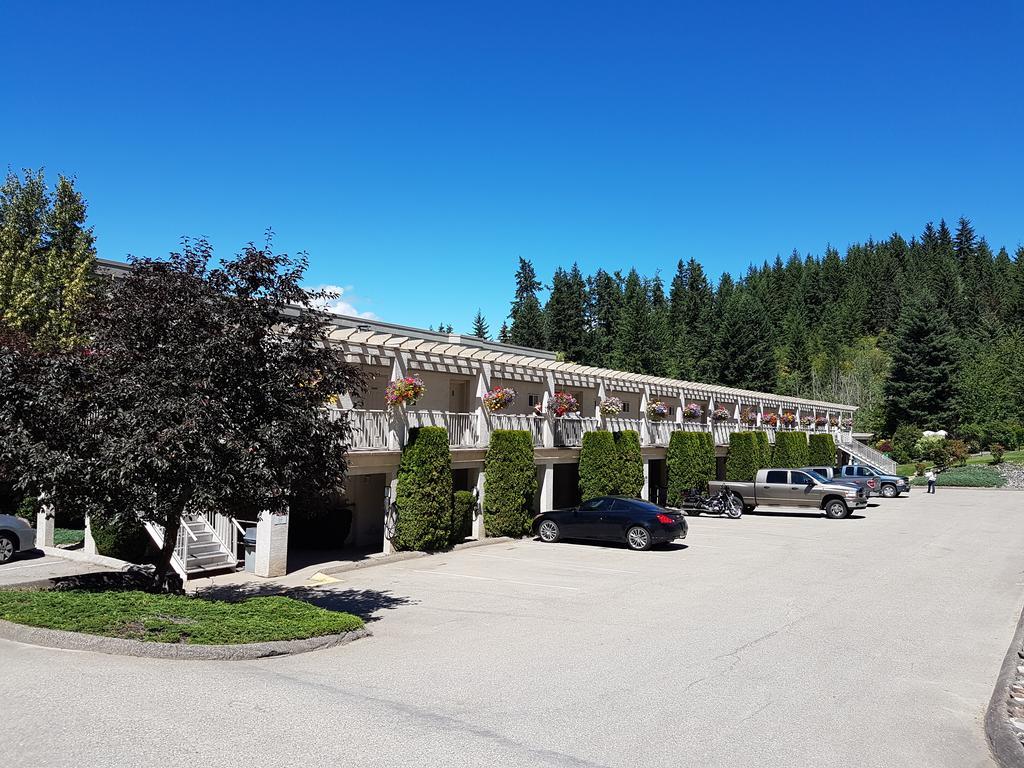 Hilltop Inn - Салмон Арм Экстерьер фото