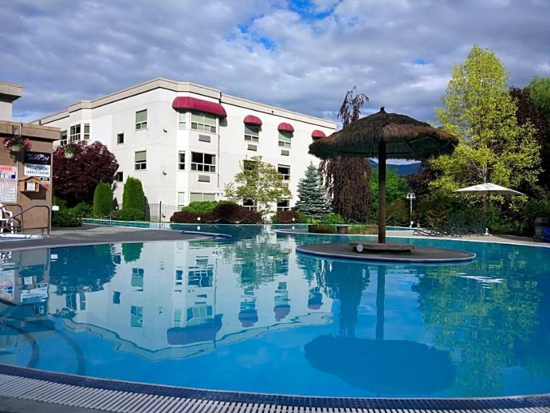 Hilltop Inn - Салмон Арм Экстерьер фото