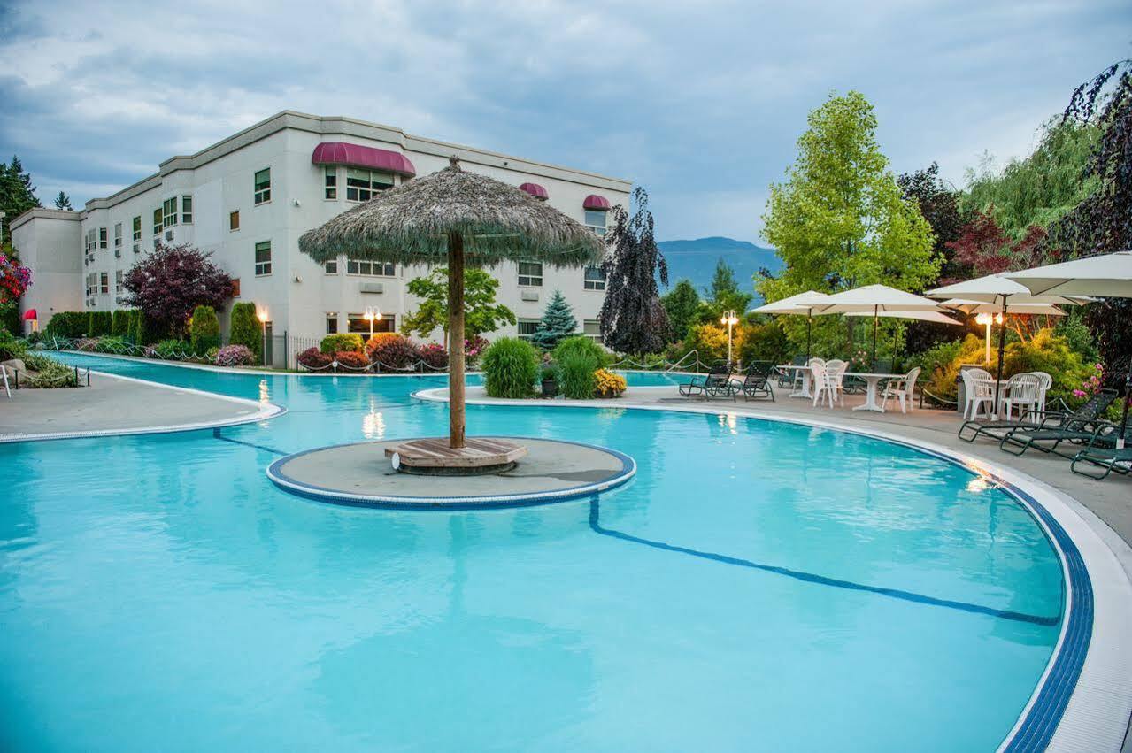 Hilltop Inn - Салмон Арм Экстерьер фото